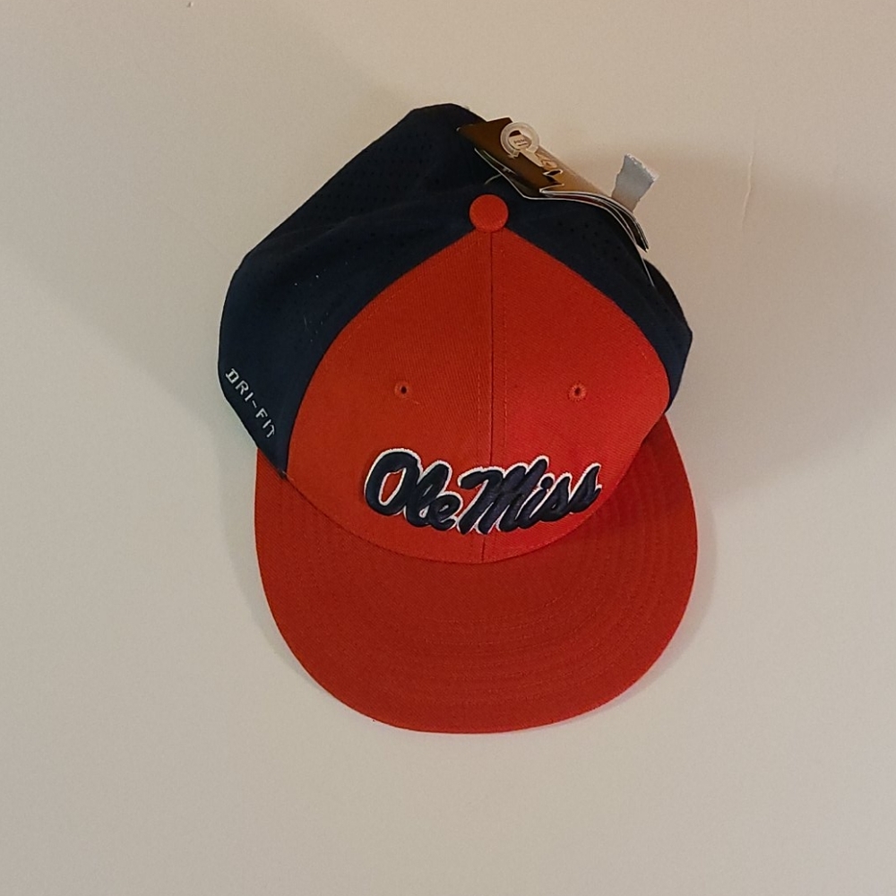Mens NWT nike Ole Miss DRI-FIT hat LG-XL
